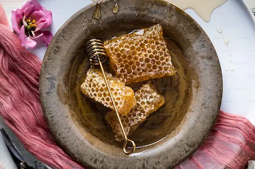 Discover the Sweet Temptations of Honey with These 5 Delicious Dishes